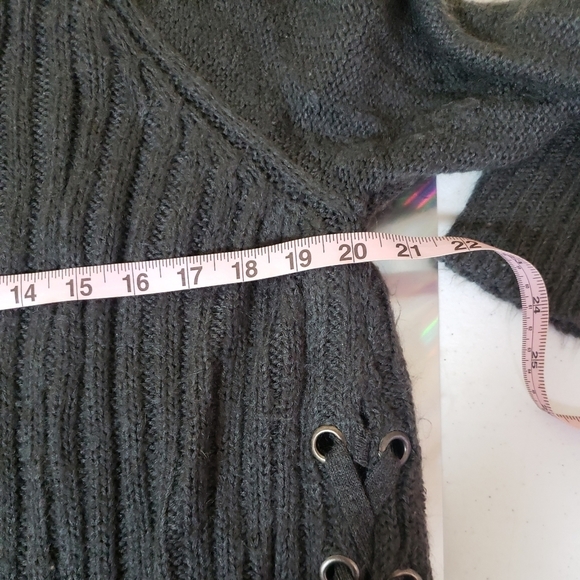 Vntg Rev‎ revelation Gray knit sweater cardigan ties down the sides. Size S - Picture 8 of 9